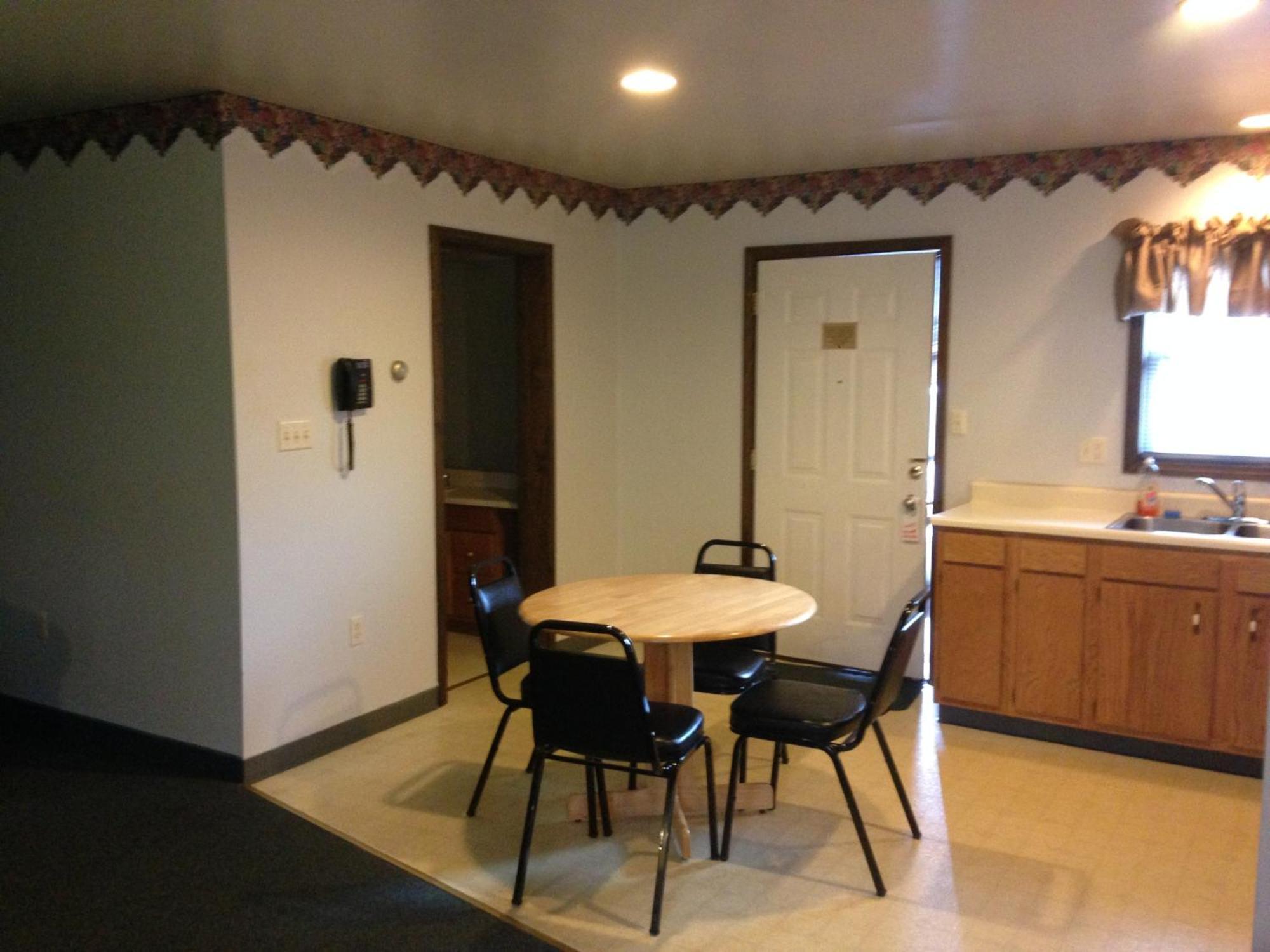 Norwich Fred'S Inn Restaurant & Lodging חדר תמונה