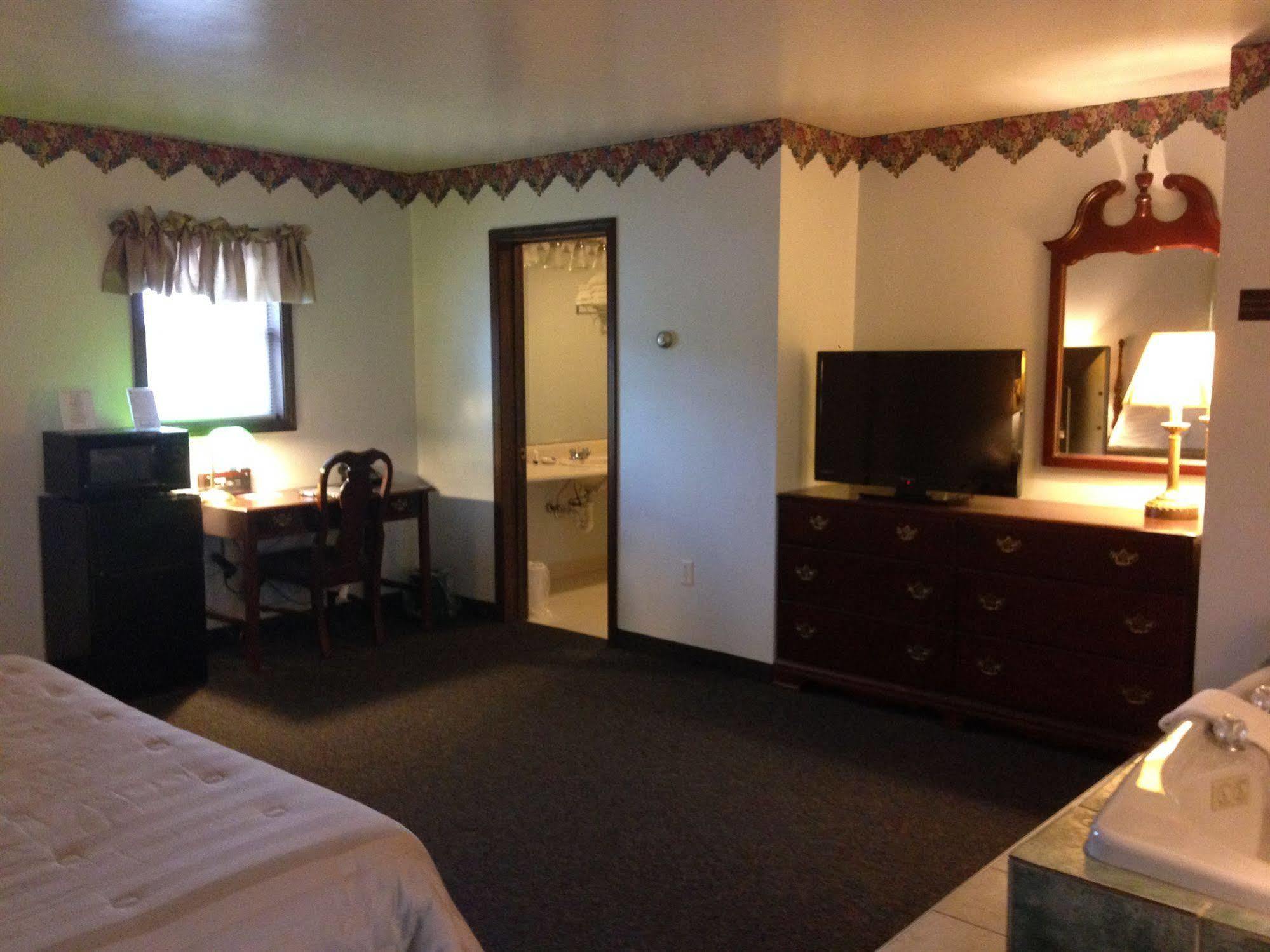 Norwich Fred'S Inn Restaurant & Lodging מראה חיצוני תמונה