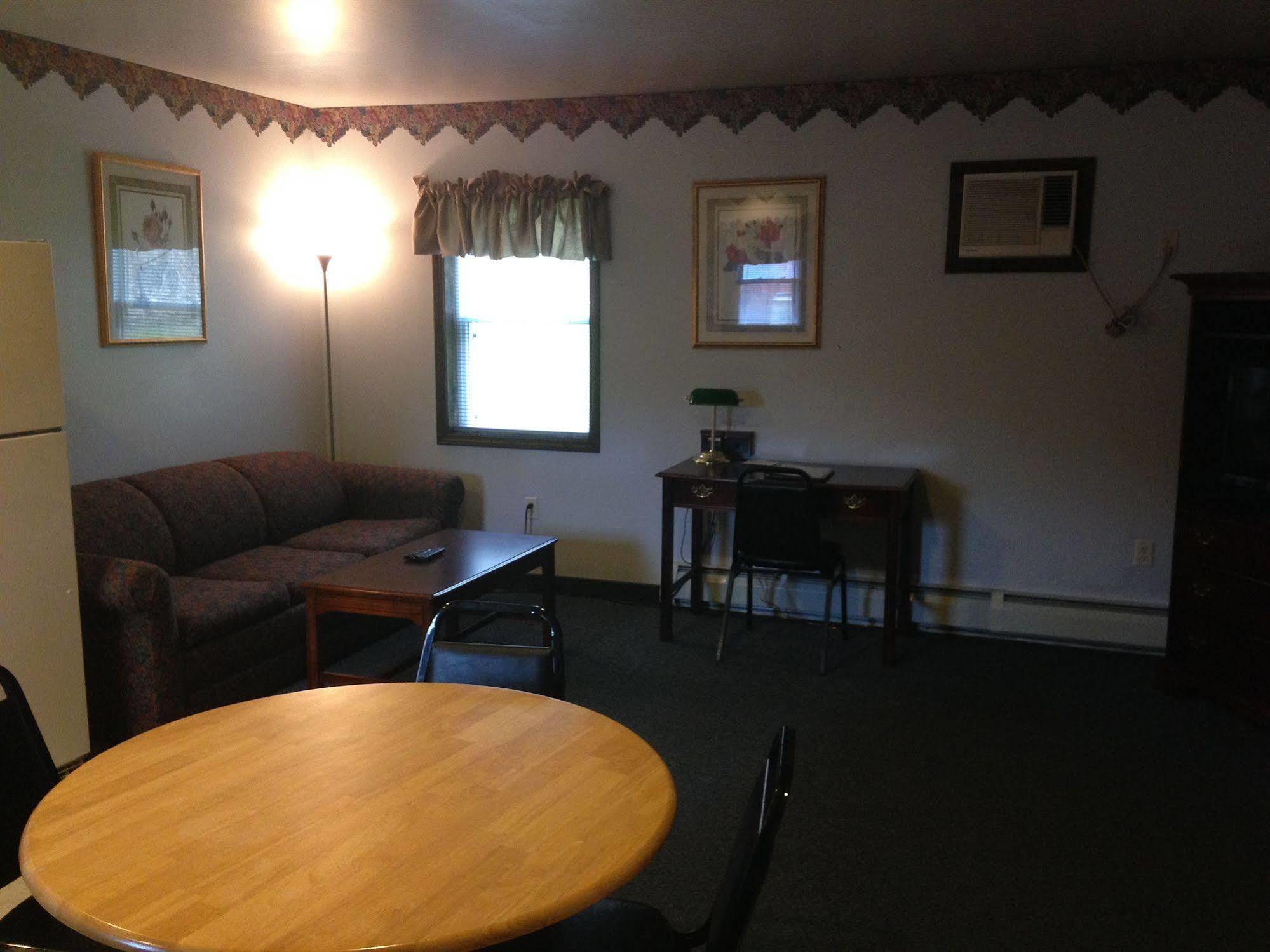 Norwich Fred'S Inn Restaurant & Lodging מראה חיצוני תמונה
